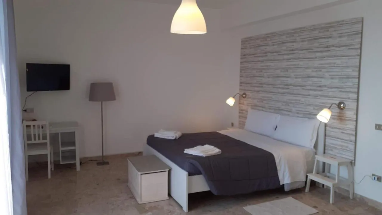 شقة Bahari Beachfront Aparthotel Selinunte مارينيلا دي سيلينونتي